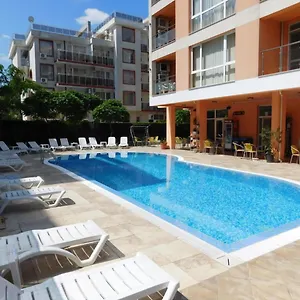 Hotell Darius Hstl, Slăntjev Brjag